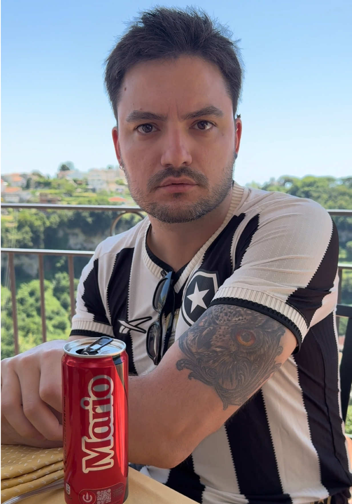 Eu só gosto de piada de alto nível, intelectual, que acrescente algo para a sociedade, sabe?