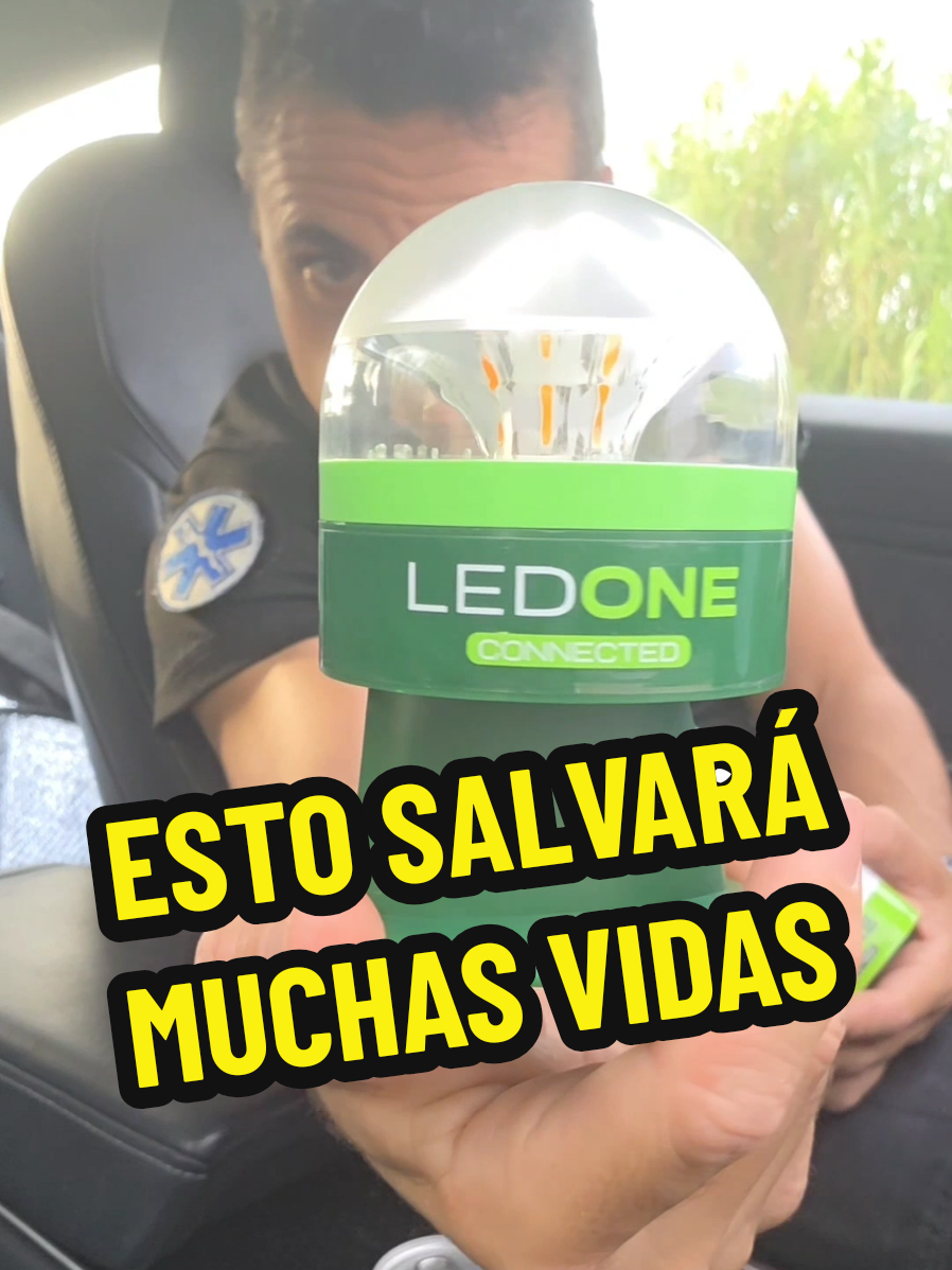 🚗💡 ¡Esto es lo que necesitas para estar seguro en la carretera! con @LEDONE Connected   Cuando tu coche se para y se encienden las luces de emergencia, ya sabes lo que sigue… Pero espera, no pongas los triángulos 🚫. ¡Con la baliza V16 LED ONE, tu seguridad está garantizada!  🔸 Homologada por la DGT y obligatoria desde enero de 2026 según el Real Decreto 1030/2022.  🔸 Más alta que otras balizas: diseñada para destacar incluso en coches con barras, nieve o carga.  🔸 Visibilidad total desde cualquier ángulo.  🔸 Potencia real: 10 LEDs con más de 200 candelas,120 candelas efectivas en grado 0 y +-8, más del triple del mínimo exigido.  🔸 Conectividad incluida durante 15 años con red NB-IoT de Vodafone.  🔸 Fabricada en España con plástico 100% reciclado.  🔸 Pila de 9V: mayor duración y GPS preciso.  🔸 Compacta y ligera: fácil de guardar en posavasos o guantera.  🔸 Compatible con el accesorio 
