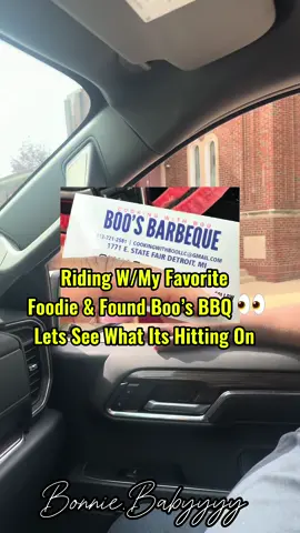Would y’all ever live life on edge & pull over BBQ ? 👀😂 Y’all know the hood spots be having the best food lol #detroit #Foodie #bbq @mrcollardgreens 