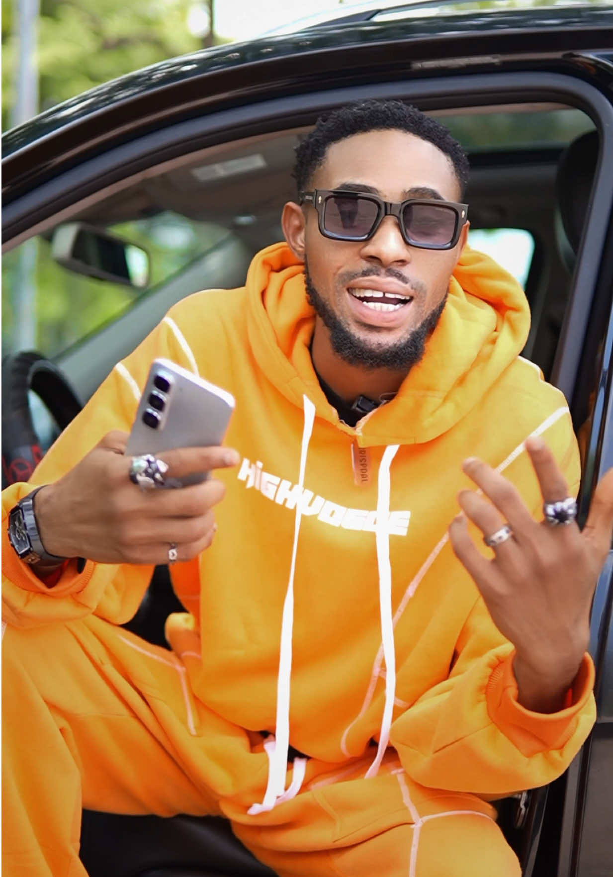 Hey guys, Infinix is offering you a chance to collaborate with me on a video.   To celebrate the hot sale of #PrettyandGoooood #InfinixHot60Series, just participate in the #Hot60Model challenge and you'll have a chance to win big and become famous.  Click the link on my homepage for more details - Every hot person deserves a Hot 60 pro+ @Infinixng #crispdal 