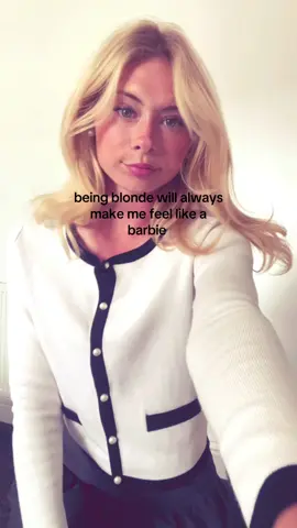 barbie blonde #stockholmstyle #barbie #blonde #fashion #outfitinspiration #gossipgirl #girly #aestheticvideos #kneehighboots #ootdinspiration #classy #scandinavianstyle 