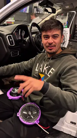 Hoy en un nuevo capitulo de instalaciones como las weas 😂  @Otakin te queremos aca! 