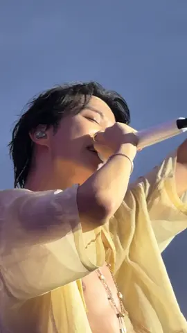 He’s so unreal ❤️‍🔥 @hobipower @Lollapalooza Berlin #lollapalooza #hobipalooza #jhope #lollapaloozaberlin 