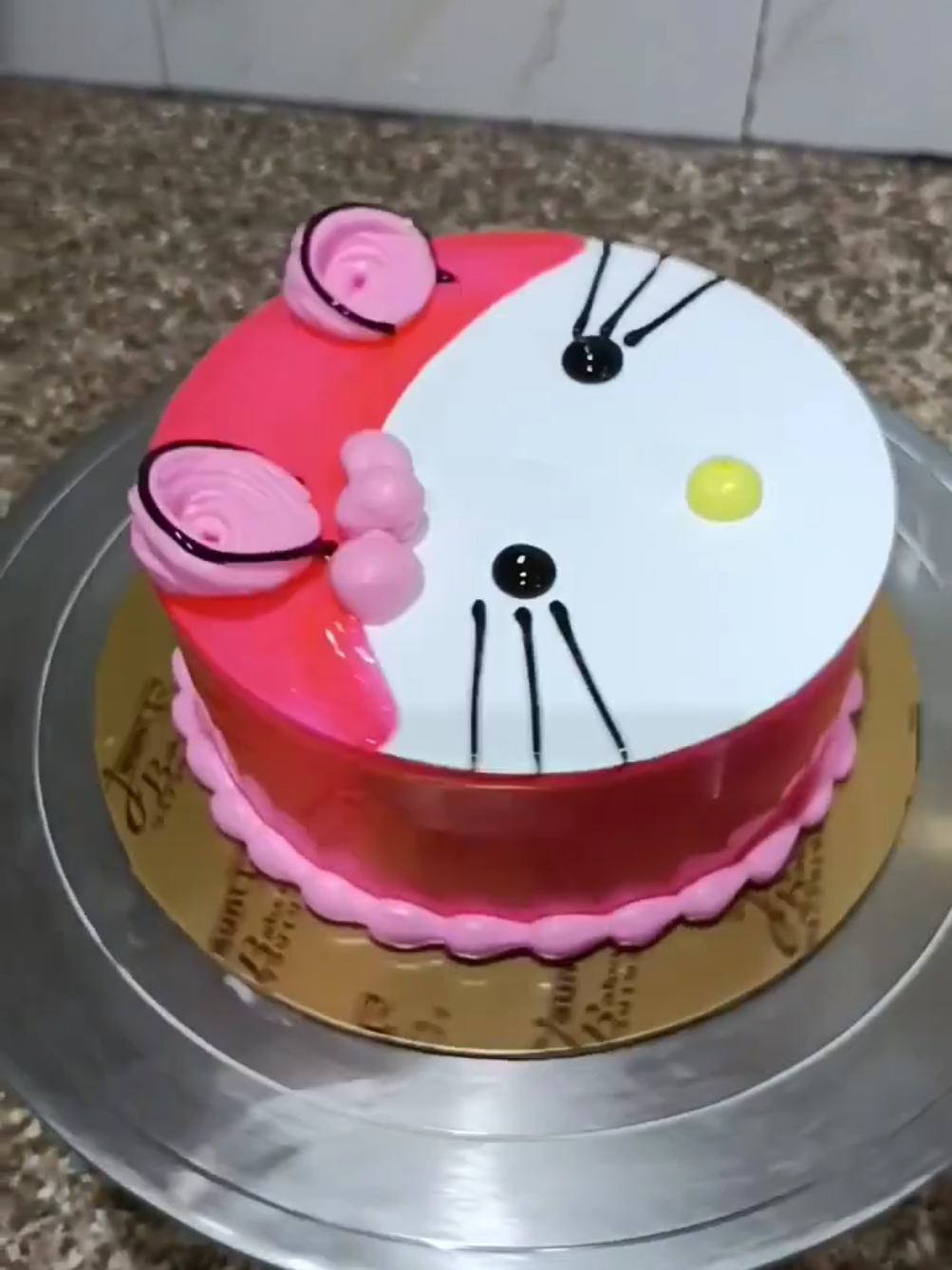Beautiful Kitty Cake Decoration #cakedecorating #viral #yummyfood #tiktok #trendingvideo #kitty 