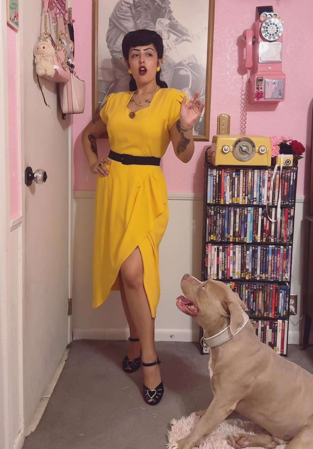 Sugar Honeyyy 💛🍯 @Vivien of Holloway #1940 #femmefatale #pachucapinup #pachuca #pinup #1940s #pinuphair #pinuphairstyles #vintagehair #vintagestyle #pinupgirl 