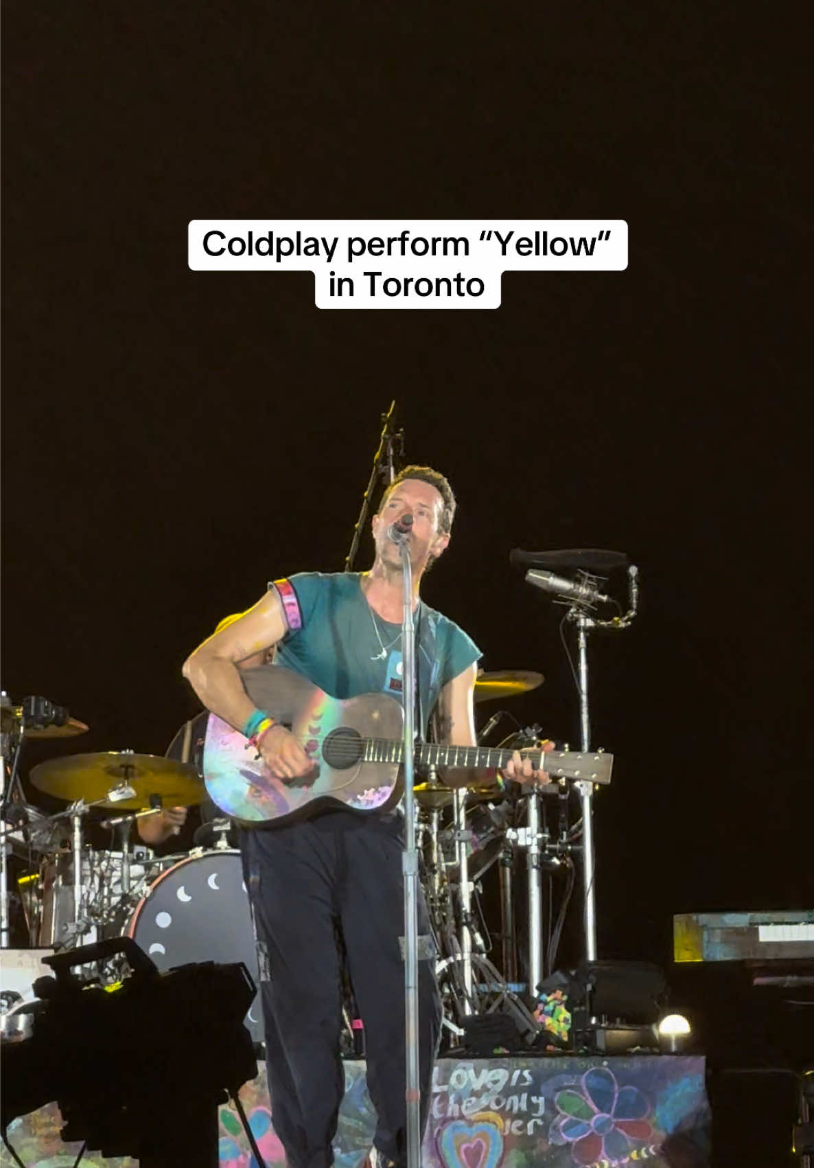 @coldplay bring “Yellow” to Roger’s Stadium in Toronto  #coldplay #chrismartin #yellow #concert #livemusic #musicofthespheres
