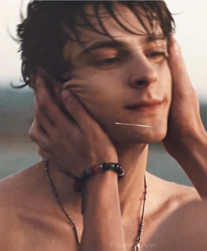 tell me you love me .. ugh they are so cute why does it have to be so bittersweet?? :(( #conangray #conangrayedit #wilsonandbrando #sufjanstevens #aftereffects #finnnlvr 