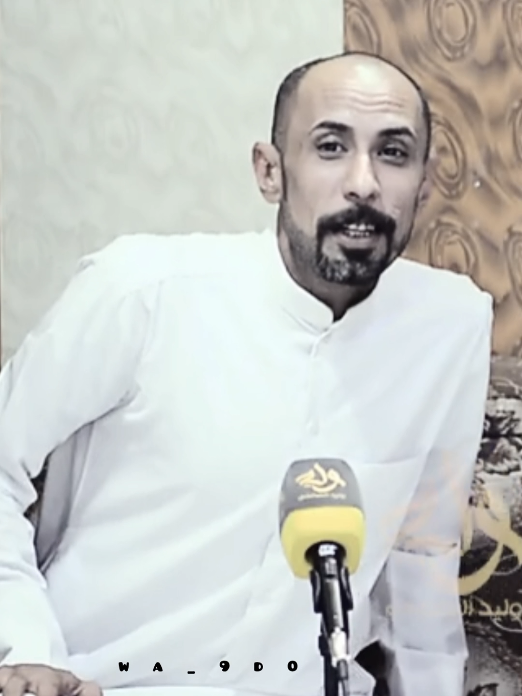 كرم السراي 🔥       . . . . .     . . . . . . . . #كرم_السراي #شعر #شعراء #شعراء_وذواقين_الشعر_الشعبي🎸 #عمالقة_الشعر #شعر_وقصائد #wa_9d0 