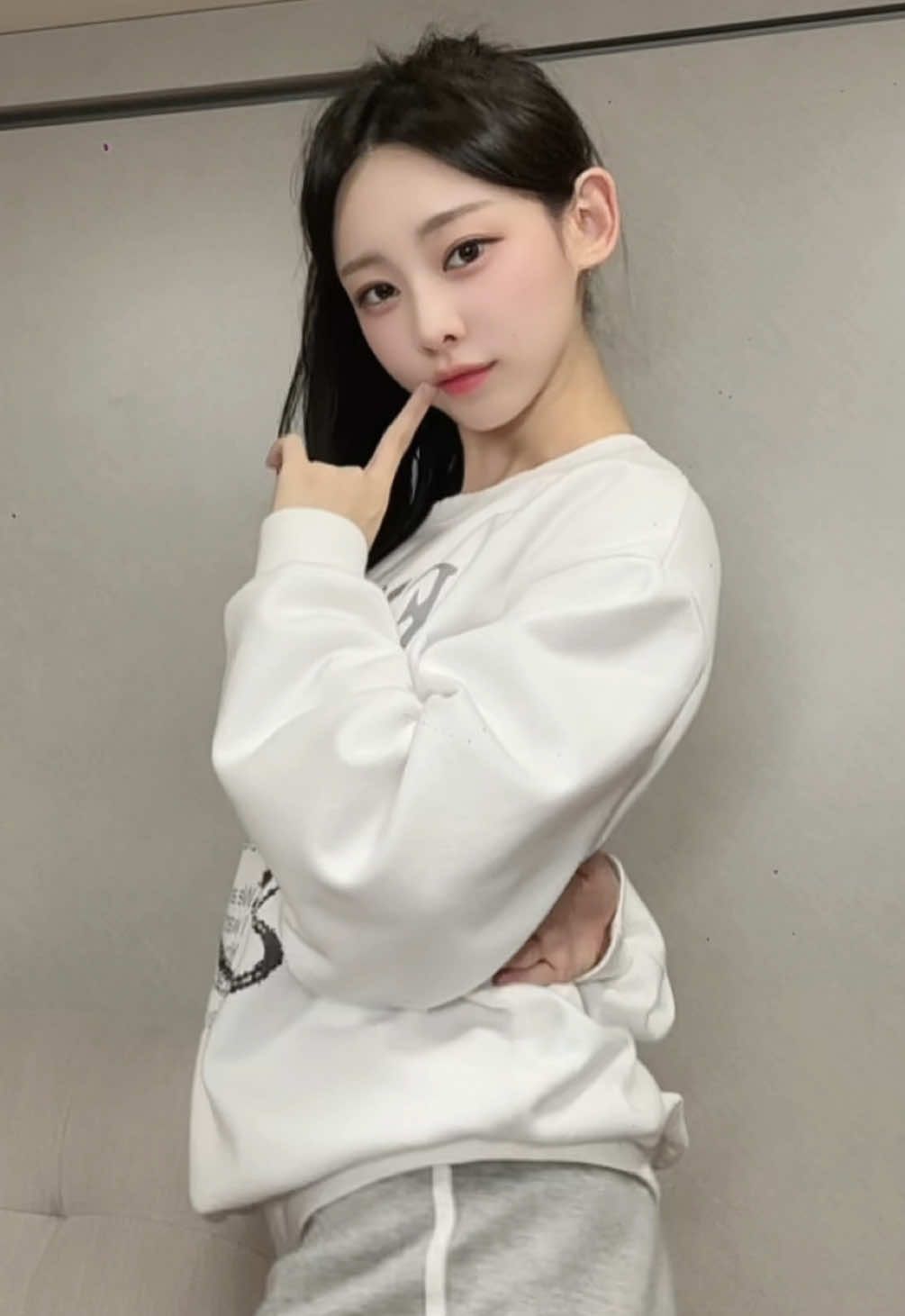 같이 걷자 난 다 궁금해 ♡ #hearts2hearts #style #이안 #이안챌린지 #07 #06 #추천
