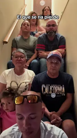 El que se ría pierde. #humor #comedia #risas #parati #viral #familia @hectorpapopr @jessicaviera404 @margaritaviera24 @Heiddie G @alejandromalpica48 