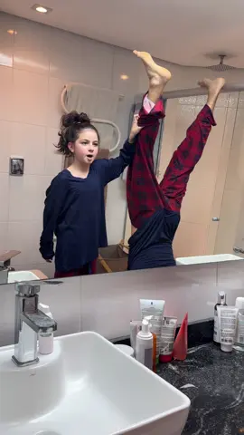Pensa no vídeo divertido de fazer!!!😅 Inspirado no vídeo do xibibrothers