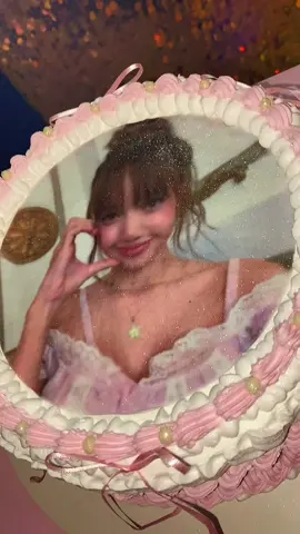 Gente eu tô apaixonada por esse bolo 😻 #foryoupage #videoviral #lisablackpink 