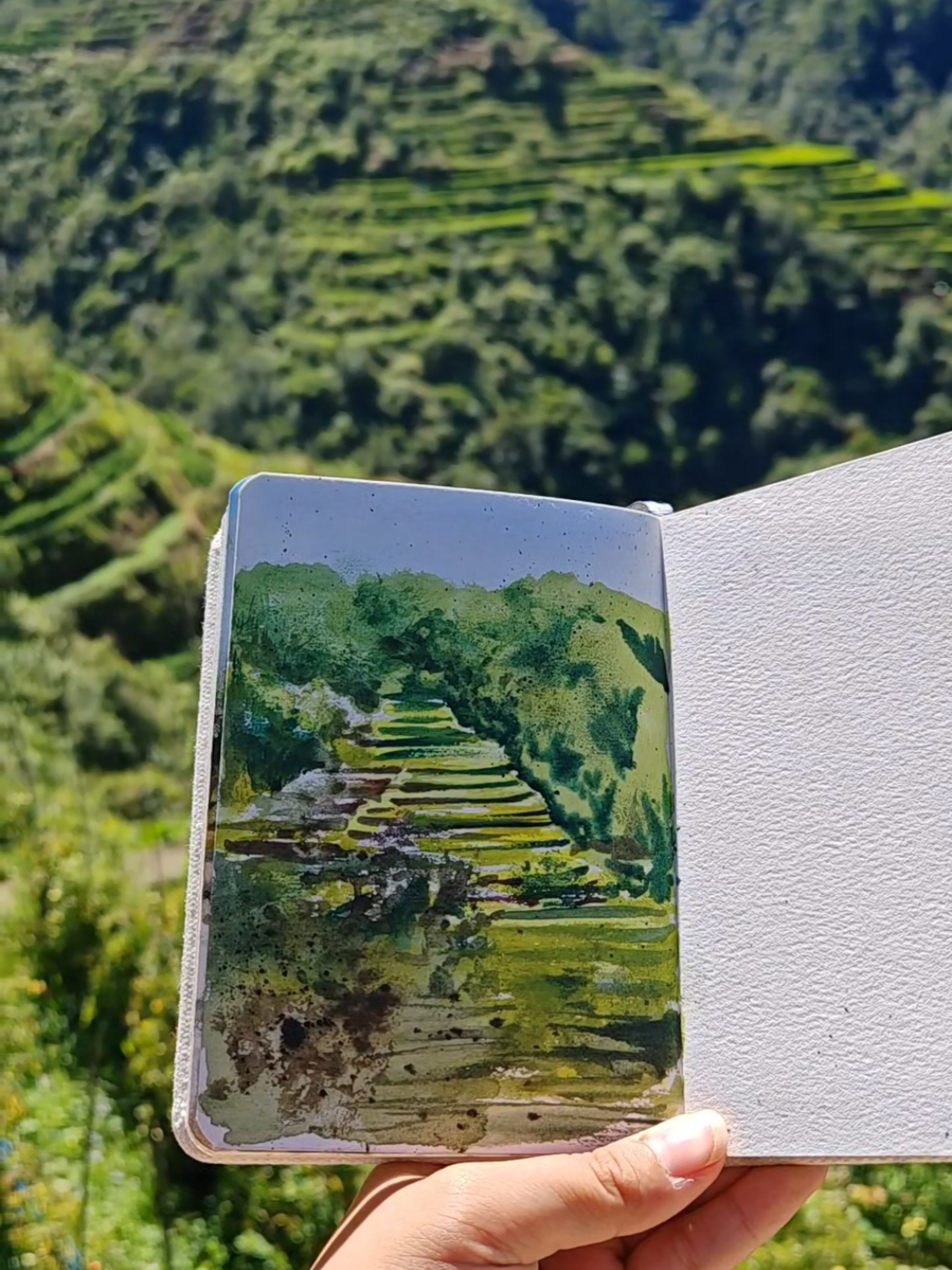 Plein air with a small sketchbook 🖊️🎨🌿