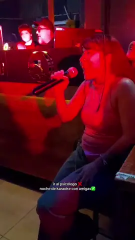 no pongan karina porque no respondo de mi!!! #karaoke #karina #cover #paratiiiiiiiiiiiiiiiiiiiiiiiiiiiiiii #bar 