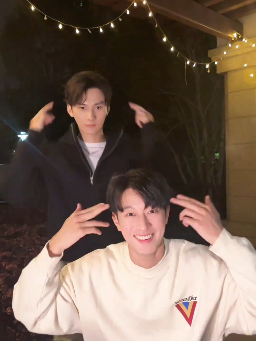 Hermosos mi Jiang Heng y Li Pei En 😍😍😍😍 #oceanjiang #seekyli #jiangheng #gaotu #lipeien #shenwenlang #jiangheng #abodesire #abodesireseries #abo #垂涎desire #cdrama #chinesebl #bl #boyslove #垂涎  #desiretheseriesbl #desire #gao #shen #omega #alfa #enigma #beta  #eliothuang #yonghua  #sawyersheng #kipukaqiu #sheng #omegaverse #hua 