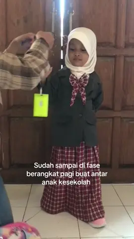 Kegiatan baru mama 😍#anaktk#pagihari#berangkatsekolah#fyp#CapCut 