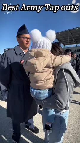 Best Army Tap Outs 😭#reunion #surprise #army #military #fypシ゚viral #fyp #tiktok #usa 