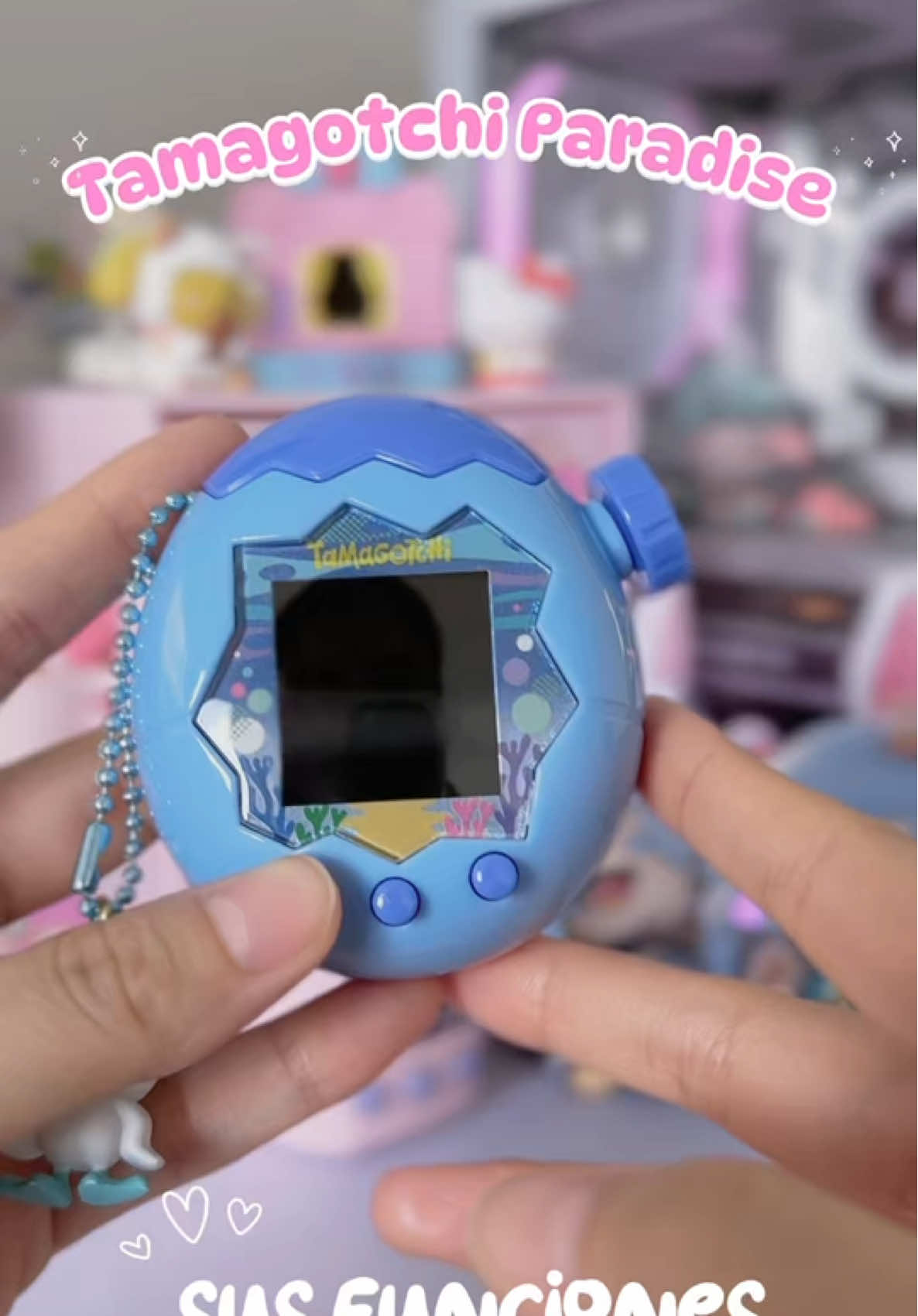 Holis tamafriends✨ Hice un video explicando las funciones de este Tamagotchi, aun me faltan muchas cositas por entender pero ya fui entendiendo mucho más de lo básico 🤪 Espero les sea de ayudita este video por si aún no se deciden si comprarlo o se atoraron en alguna parte 🤭 Aquí estamos todos para darnos tips 🫶🏻✨ Nos vemos 💖 🏷️ #tamagotchi #tamacollector #tamacollectors #tamalife #tamagotchis #toys #tamagotchilover #tamagotchilove #tamagotchicase #tamagotchifriends #retro#tamagotchiconnection #tamagotchiparadise #bandai #bandaimexico #tamagotchilab #tamalab 
