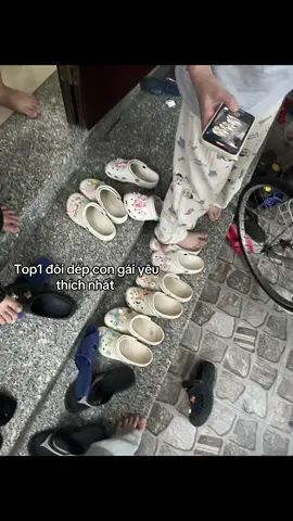 Quá là mê rồi #xuhuong #dép #crocs #outfit #congai 