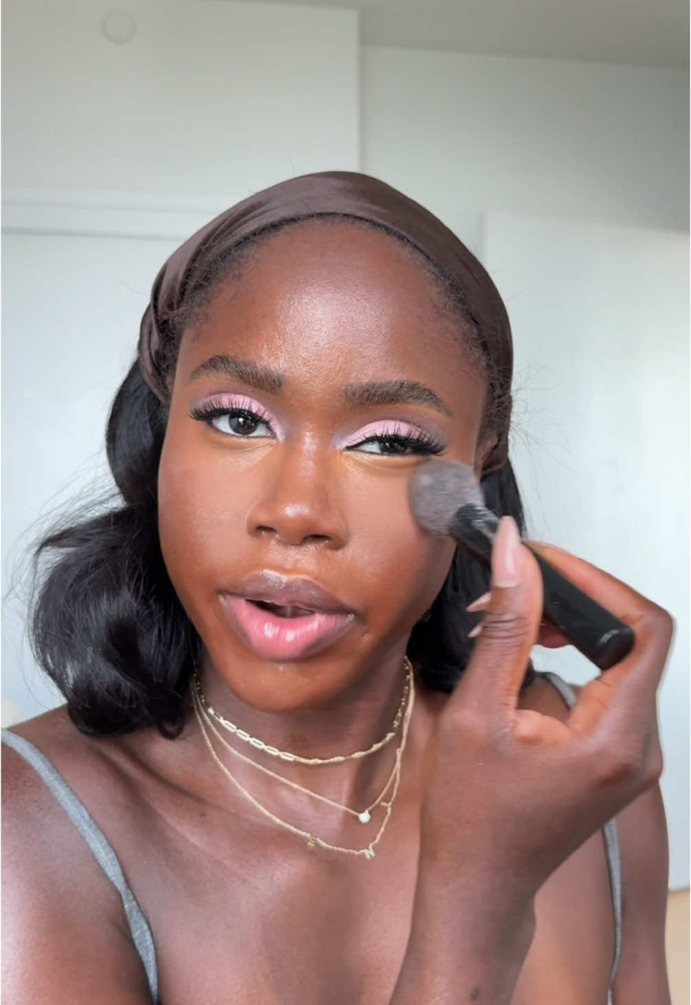 Replying to @Me sorry for the wait #grwm  