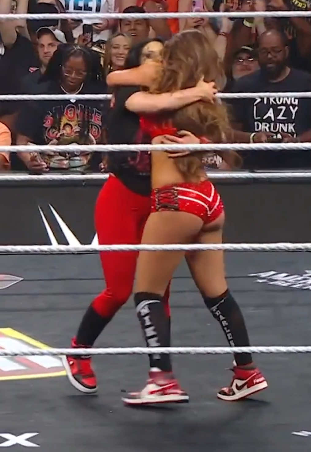 she’s GOATED for this 🤝  #WWE #NikkiBella #StephanieVaquer #ChelseaGreen #PiperNiven #AlbaFyre