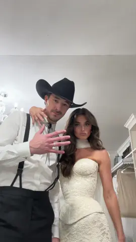 a moment between ceremony and cocktail hour 🥹 #2025bride #weddingtiktok #bride #weddingvideo #wedding 
