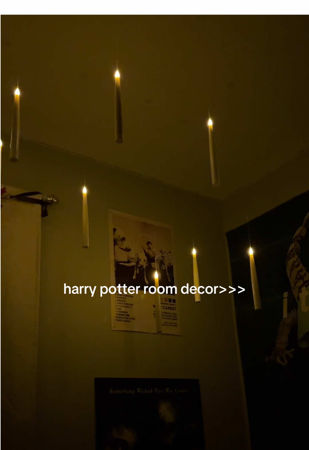 these candles make me feel like i’m in a harry potter movie! #harrypotter #hptok #roomdecor #potterhead #ronweasley #hermionegranger #harrypottertiktok 