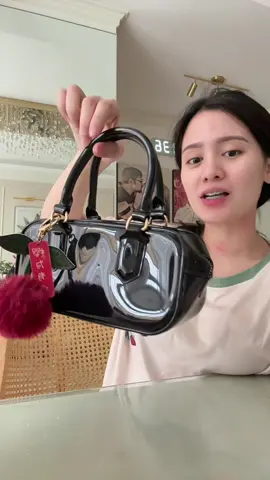 Ps. Akin yung cherry bagay kase sa black 