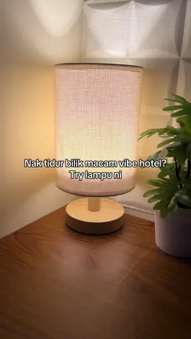 Tidur lena ala ala hotel kalau pakai lampu ni. Memang syok!  #lampuviral #lampuviraltiktok #lampumurah #lamputiduraesthetic #lamputidur 