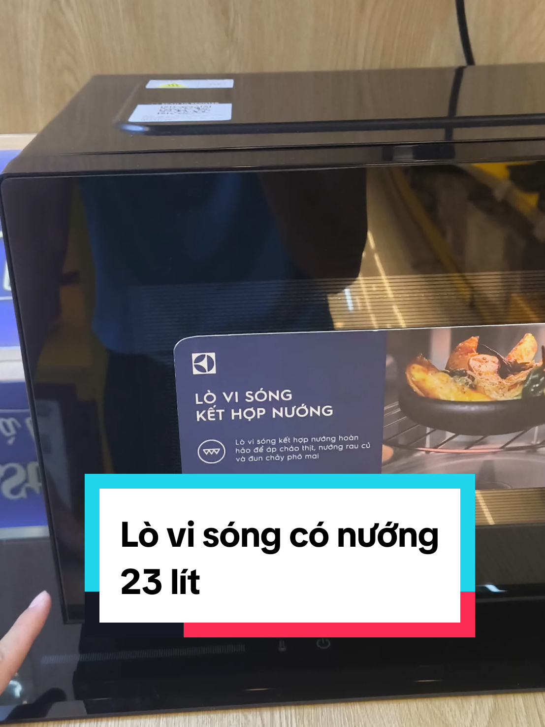 Lò vi sóng có nướng Electrolux 23 lít. Dòng cơ dễ dùng. Bảo hành 2 năm. #electrolux #dobep #xuhuong #lovisong 