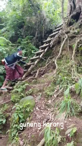 mendaki gunung karang #gunungkarang #sadulur 