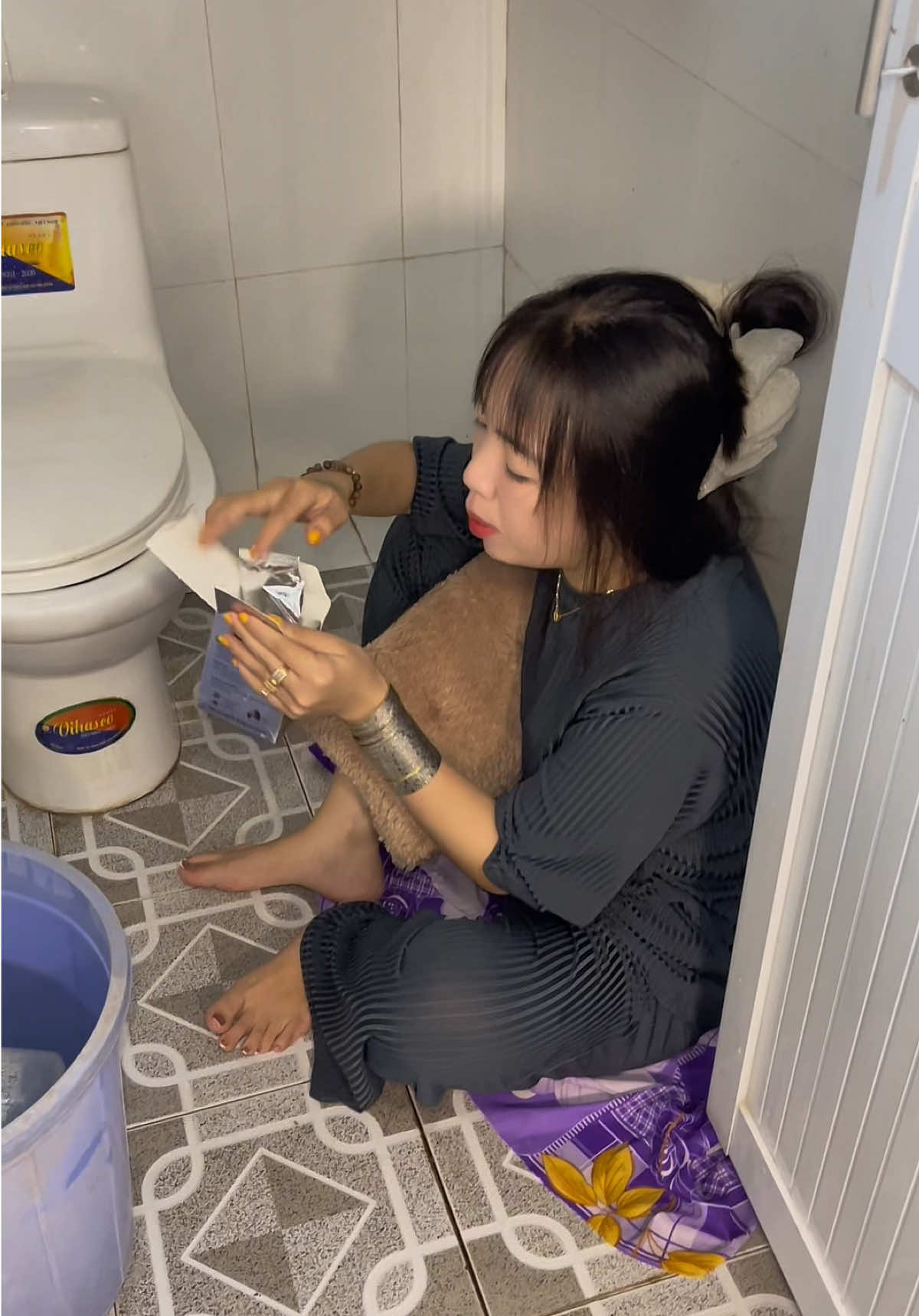 Bí kíp giúp tolet lúc nào cũng thơm tho sạch sẽ như nhà hàng khách sạn mà không cần phải chà rửa thường xuyên nè #trucnong11 #vienthaboncau #liby  @Trúc Nọng  @Trúc Nọng  @Trúc Nọng 