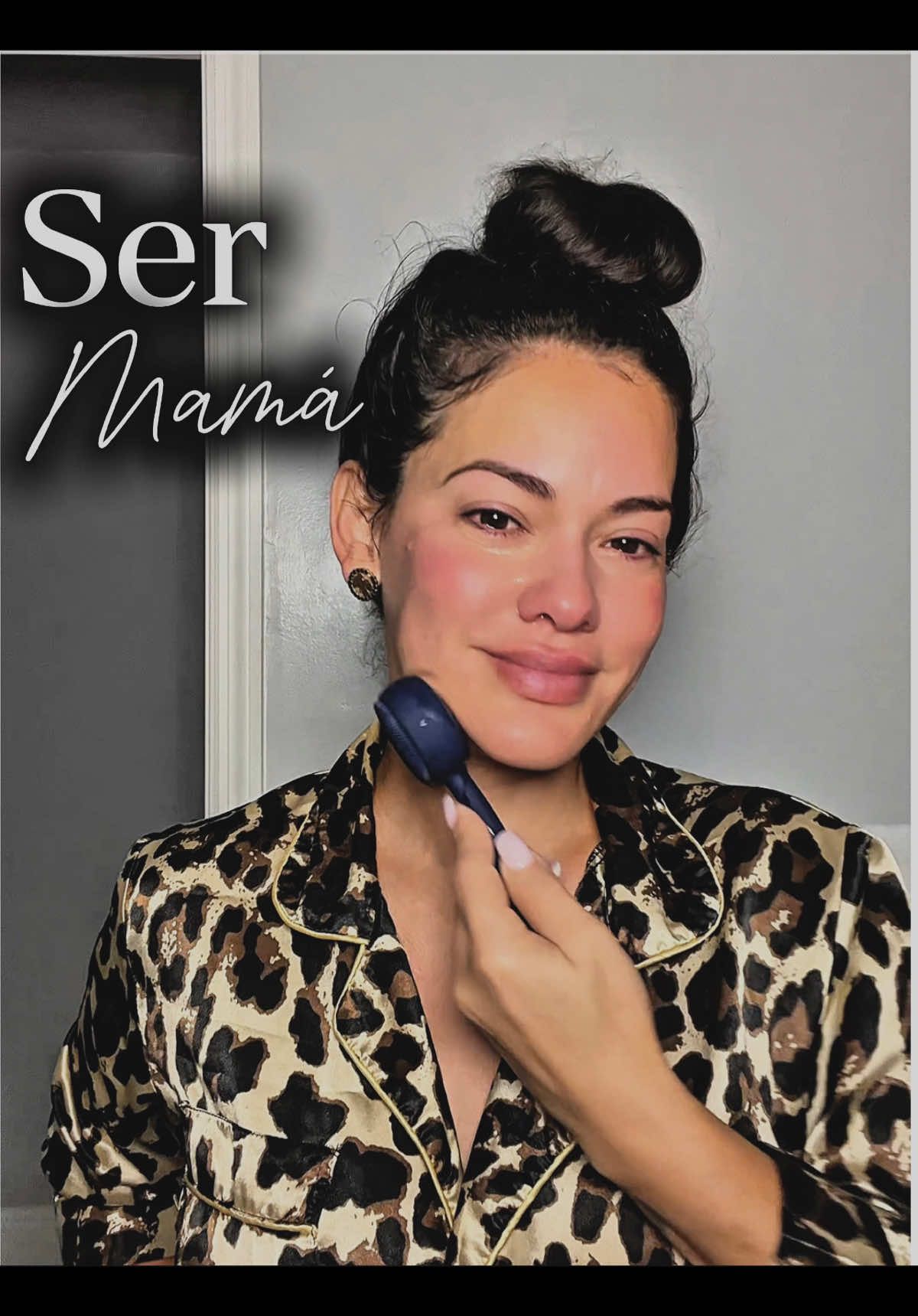 “Detrás de una madre fuerte, hay lágrimas que nadie ve”  #MadreFuerte   #AmorDeMadre   #LlorarSana   #SerMamá   #MadresValientes   #LuchaDeMadre   #FeYAmor   #FuerzaInterior   #RespetoEsLaBase   #PalabrasDelAlma   #ReflexionesDeMadre   #TikTokEmocional  #CapCut 