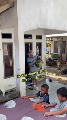 ngalaman mereun kabehan oge pertama misah ti kolot...!!! #ceuodahviral #penguasafyp #fypシ゚viral #sundabanten #masukberanda #keluargaceuodah #