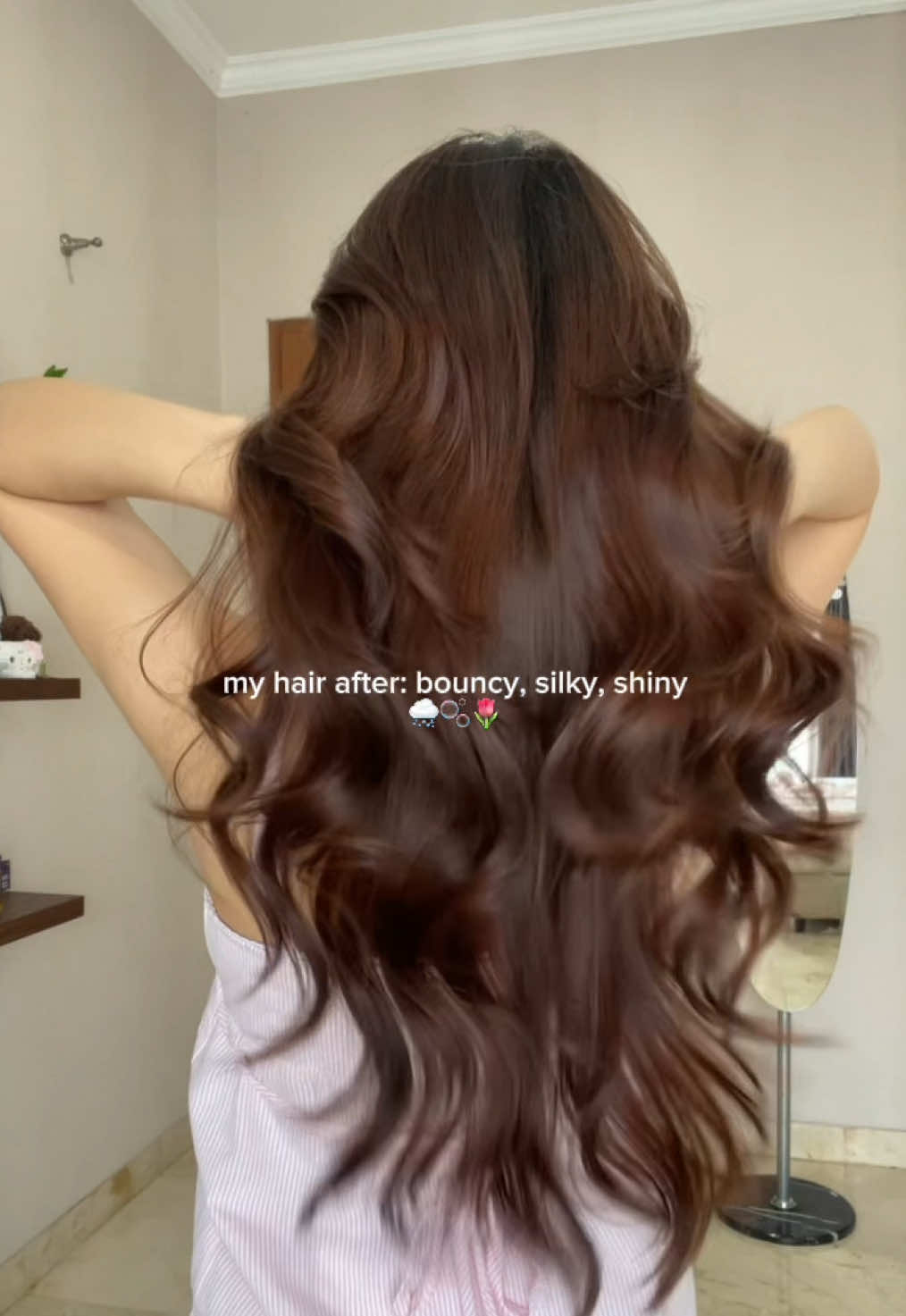 4 days frizz free, glaze, and bouncy challenge ☁️🫧🌷@Kérastase Indonesia #LiveYourLifeInGloss #hairgoals #glasshair 