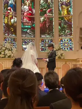 . 挙式中の爆笑の瞬間… 左手添えるだけなのに なぜ？🤣wwww #アニヴェルセルみなとみらい横浜 #アニヴェルセル #anniversaries  @anniversaire_minatomirai  @anniversaire_official 