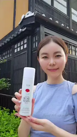 Cuaca kadang tak bersahabat. Untuk menjaga mood tetap positif dan kulit terhidrasi dengan baik. Yuks coba Atomy Rain Rose Mist Menyegarkan dan melembapkan kulit dari ujung rambut sampai ujung kaki. Must try product 😃👍. DM for how to grab it💙