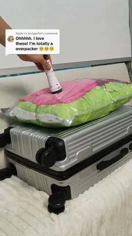Game-changing for closet space 🔁🚪#thebest #vacuum #storage #travelhacks #luggagehack #dealsforyou #outdoorbags #travelbags 