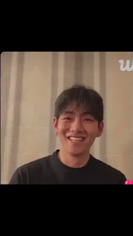 Taehyung em live sorrindo feliz #taehyung #jungkook #jimin 
