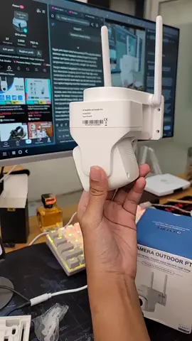 Kamera CCTV outdoor Eyesec 4MP tajam, bisa auto tracking, komunikasi 2 arah, kontrol dari HP, dan tahan cuaca ekstrem. #cctv #ipcamera #kamera 