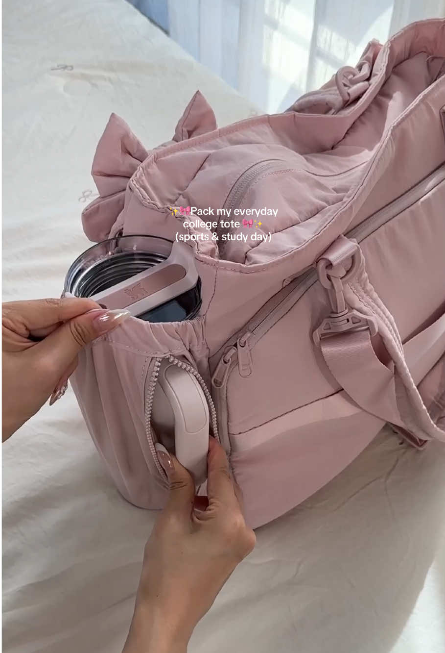 Limited restock‼️ and now on SALE‼️ this is hands down the best purchase of the year😩✨☝️#bagsmart #dealsforyoudays #collegebag #backtoschool #totebag #tote #workbag #gymbag 