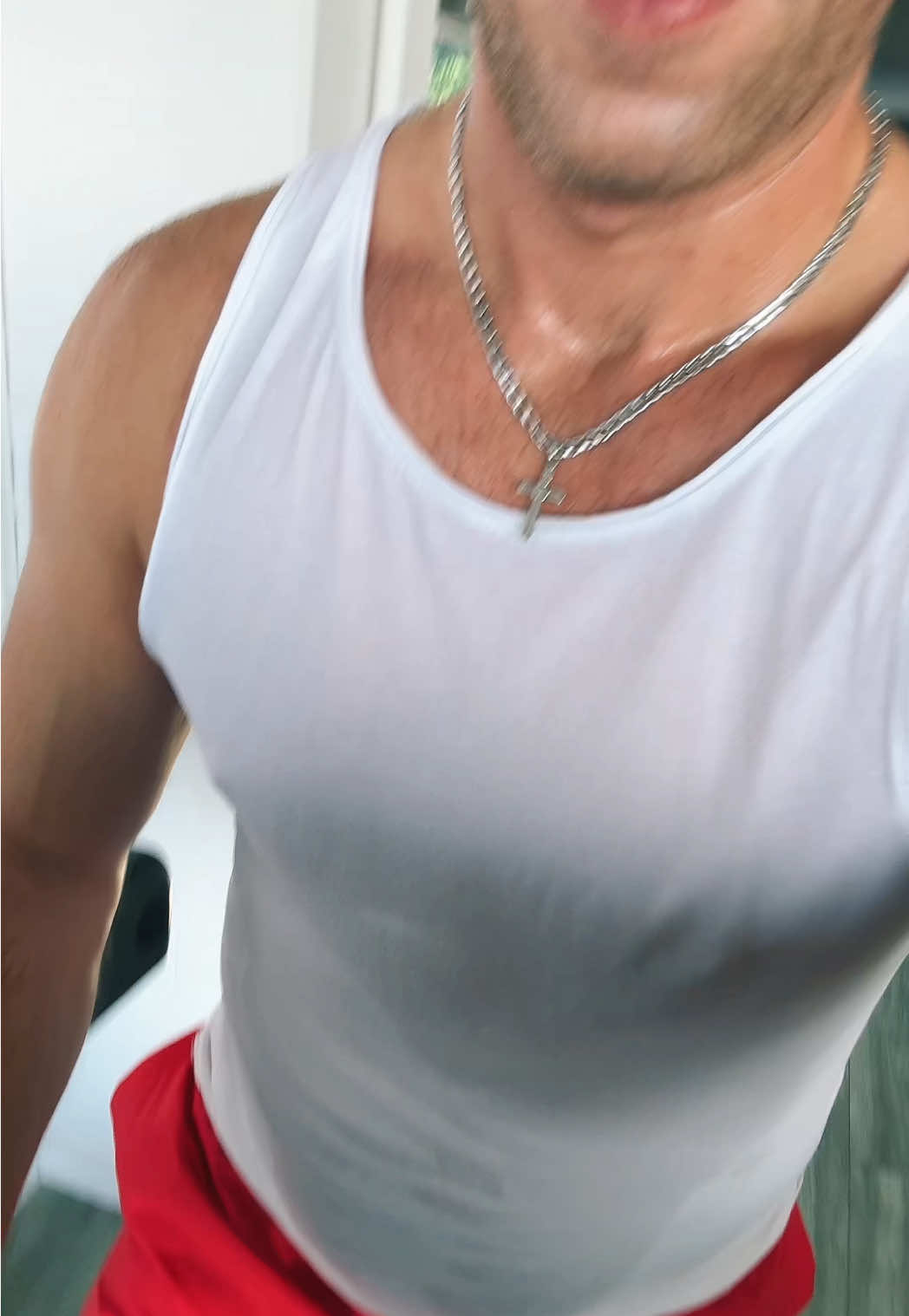 Good morning, I'm 40 years old and one of the young people at the gym. I see more older people at the gym than young people. I'm sick of believing my own excuses and blah blah blah about why I don't have time to do something for myself and my health. Believe me, we're never too old to change our lives and everyone has an hour a day. You only have five hours a day for your phone, right? What excuses and lies do you have for me and for yourself now? #genx #excuses #gym #dontgiveup #noexcuses #nopainnogain #rocky #chanceyourlife #doit 