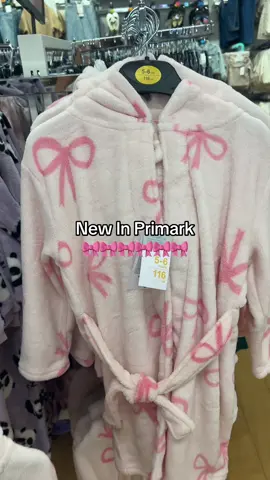 Unfortunately I could only find kids😫 but they do have bow blankets🥰🎀 #primark #bows #pinkbow #bow @Primark 