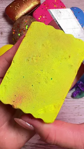 💛💛💛#oddlysatisfying #ASMR #soapcutting 
