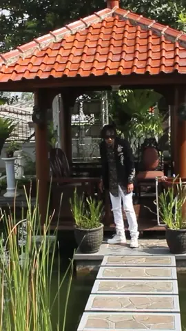 PEUNGGAS _ KARYA KANG DK KOMARULUH _ YUDI KUNTI #popmusic#popsunda#yudikuntiofficial #dkkomarulohofficial