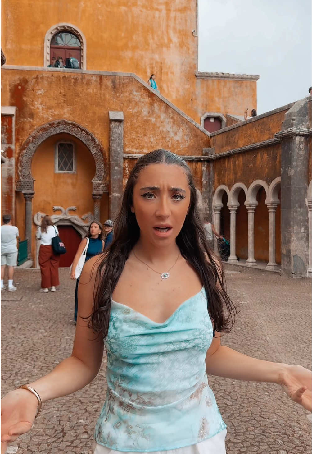 POV you just filmed a tik tok in a crowded place and everyone is lookin at you a lil funny 👀🤷🏻‍♀️ #funny #relatable #humor #pov #trendingfunny #trending #portugal #lisbon #castle #fyp #viral 