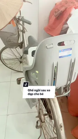 Trả lời @Đào Em 💋 . Ghế ngồi sau xe đạp cho bé đây ạ. Ghế chắc chắn và bền. Dùng được từ 1-5 tuổi nha các mẹ. #xuhuong #ghe #ghexedap #embe #songlong #vietnhat #megaofamily28 