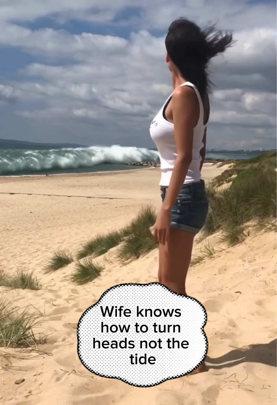 Wife knows how to turn heads NOT the tide 😳🫣🥴👌😂🤣#embarrassingmoments #viral #foryou #prank #uk #lol #trending #whatstrending #trends #trending #wife #married #marriedcomedy #husband #embarassed #beach #sandbanks #sexy #theharveyslife #harvey #elms #kirstyelms #warrenharvey #kirstyharvey #prank #funny #couple #baywatch #tsunami #waves #flirt @MrsKirstyHarvey @warrenharvey23 