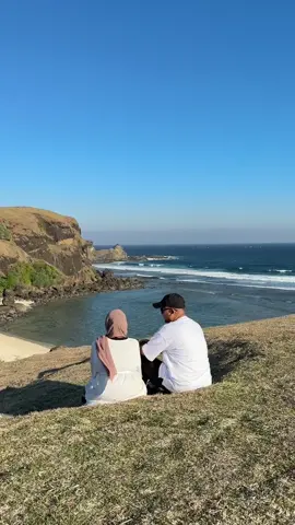 Manifesting pasangan yang bukan cuma sefrekuensi, tapi juga sevisi. Bareng dia, semua wishlist bukan cuma didukung, tapi diwujudkan sama-sama. Apalagi kalau traveling-nya bareng mitra juara liburan jadi makin indah, hubungan makin erat. Booking sekarang! IG : @mitrajuaratraveling        @mitrajuaratransport WA : +62 877-1280-7330  #explorerinjani #transportlombok #transportlombokmurah #petualangandimulaidisini #lombok#lombokisland #lombokjuaratrip #travellombok #travelmurah #travellombokterbaik #lombokhit #hiace #hiaceindonesia #hiace #pesona #pesonaindonesia #gadismelayu #mitrajuaratransport #mitrajuaratraveling 