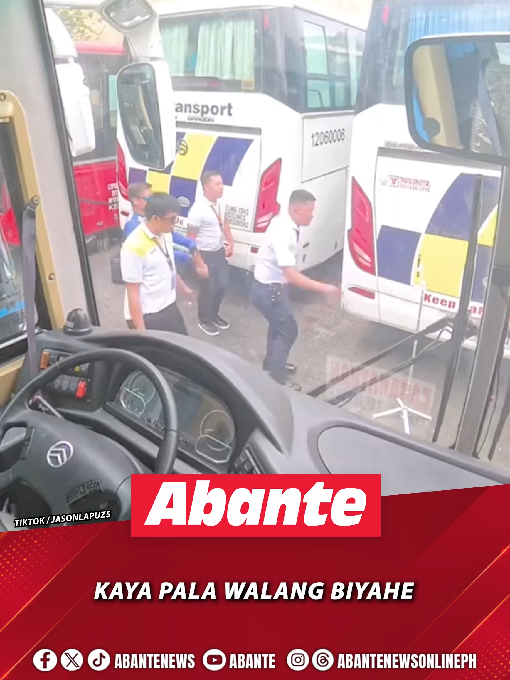 KAYA PALA WALANG BIYAHE Iyan ang saad ng uploader na si Jay Lapuz matapos ibahagi ang video ng mga bus driver at konduktor habang nagti-TikTok. “Born to be a barbie, forced to be a bus driver” sey ng isang netizen.  COURTESY: TikTok / jasonlapuz5 Sundan kami sa aming official website: https://tnt.abante.com.ph/  #DWAR1494 #SocialNewsPH #viral #AbanteViral #fyp